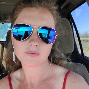 Meet your Posher, Aurora